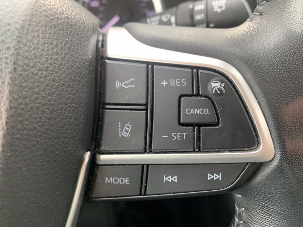 Used 2023 Toyota Highlander LE FWD image 47
