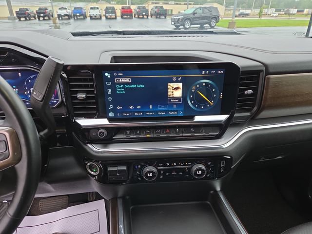 Used 2024 Chevrolet Silverado 3500 High Country w/ High Country Premium Package image 20