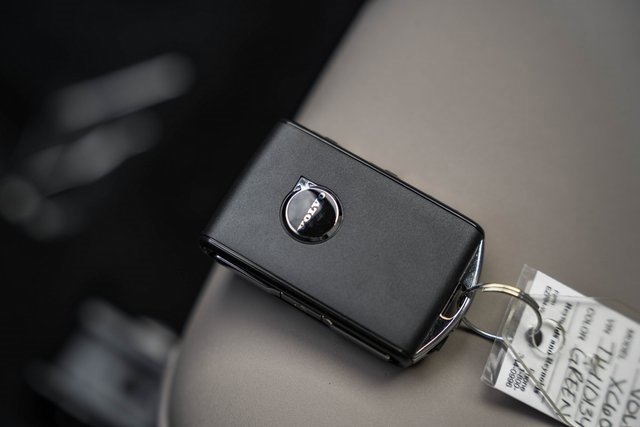 New 2026 Volvo XC60 B5 Plus w/ Protection Package Premier image 40