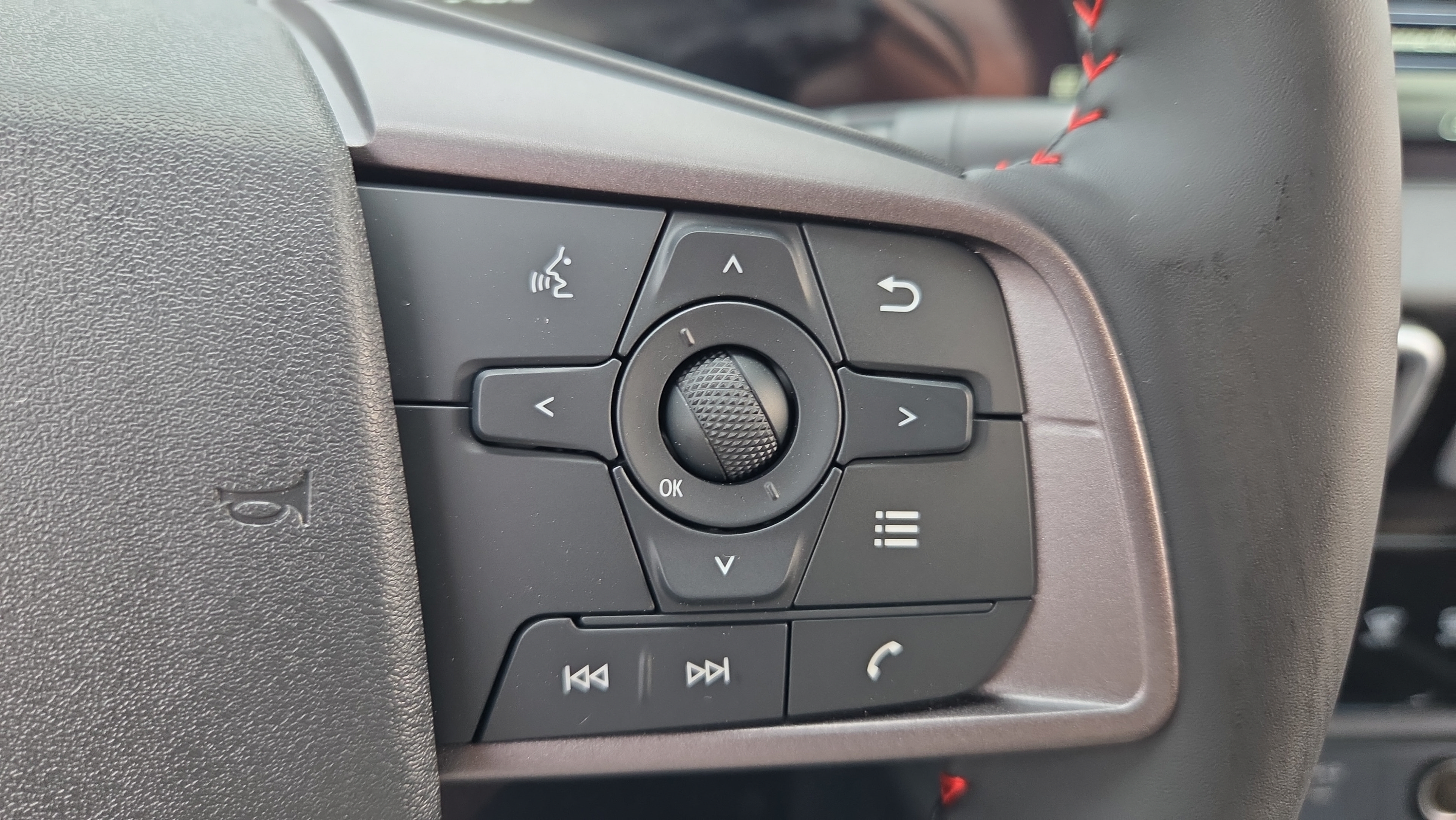 New 2027 Nissan Sentra SR w/ Floor Mat Package FWD image 29