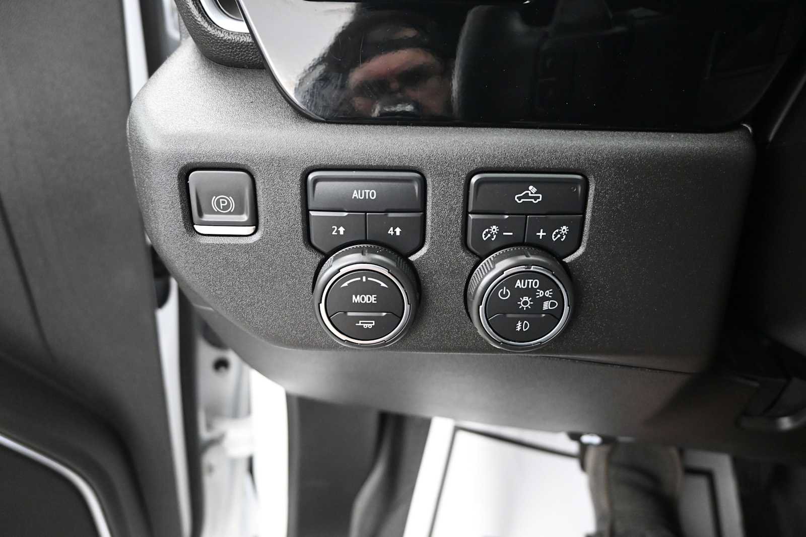 Used 2023 Chevrolet Silverado 1500 RST w/ Redline Edition AWD/4WD image 19