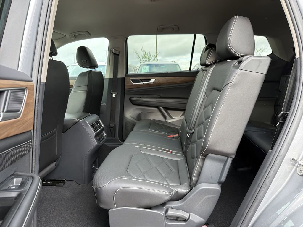 New 2026 Volkswagen Atlas SE FWD image 13