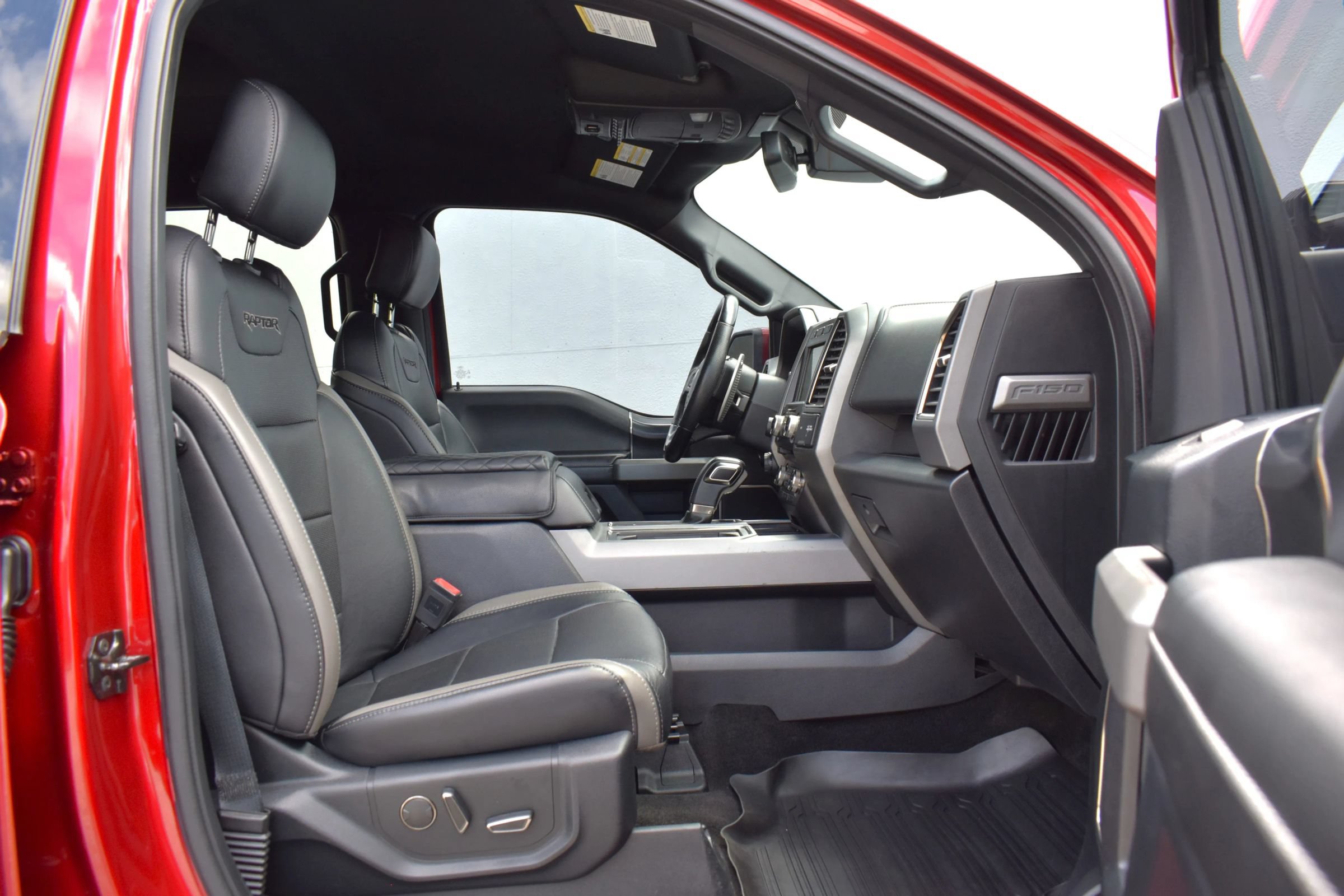 Used 2018 Ford F150 Raptor w/ Equipment Group 802A Luxury AWD/4WD image 60