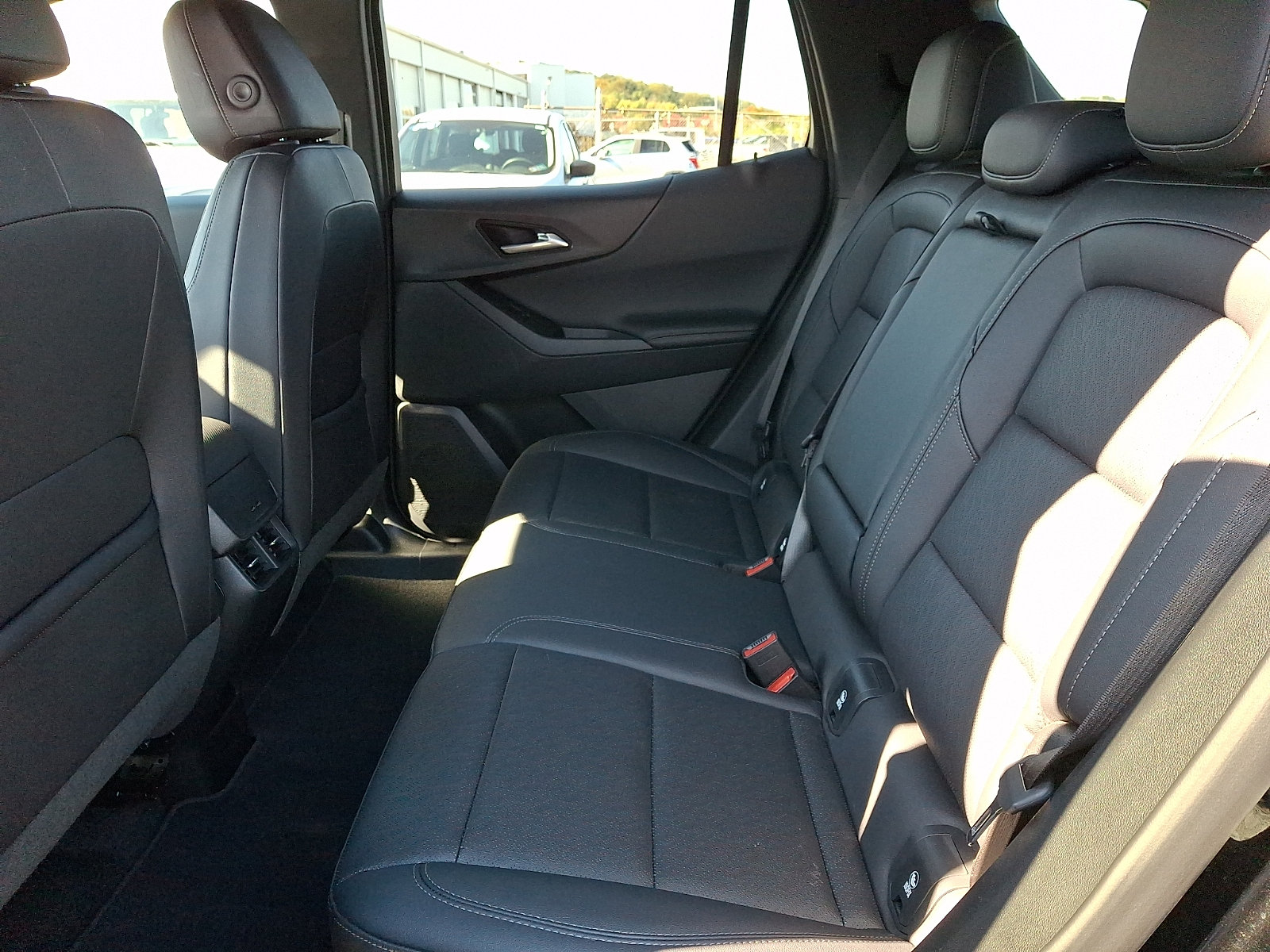 Certified 2025 Chevrolet Equinox LT w/ Convenience Package II AWD/4WD image 10