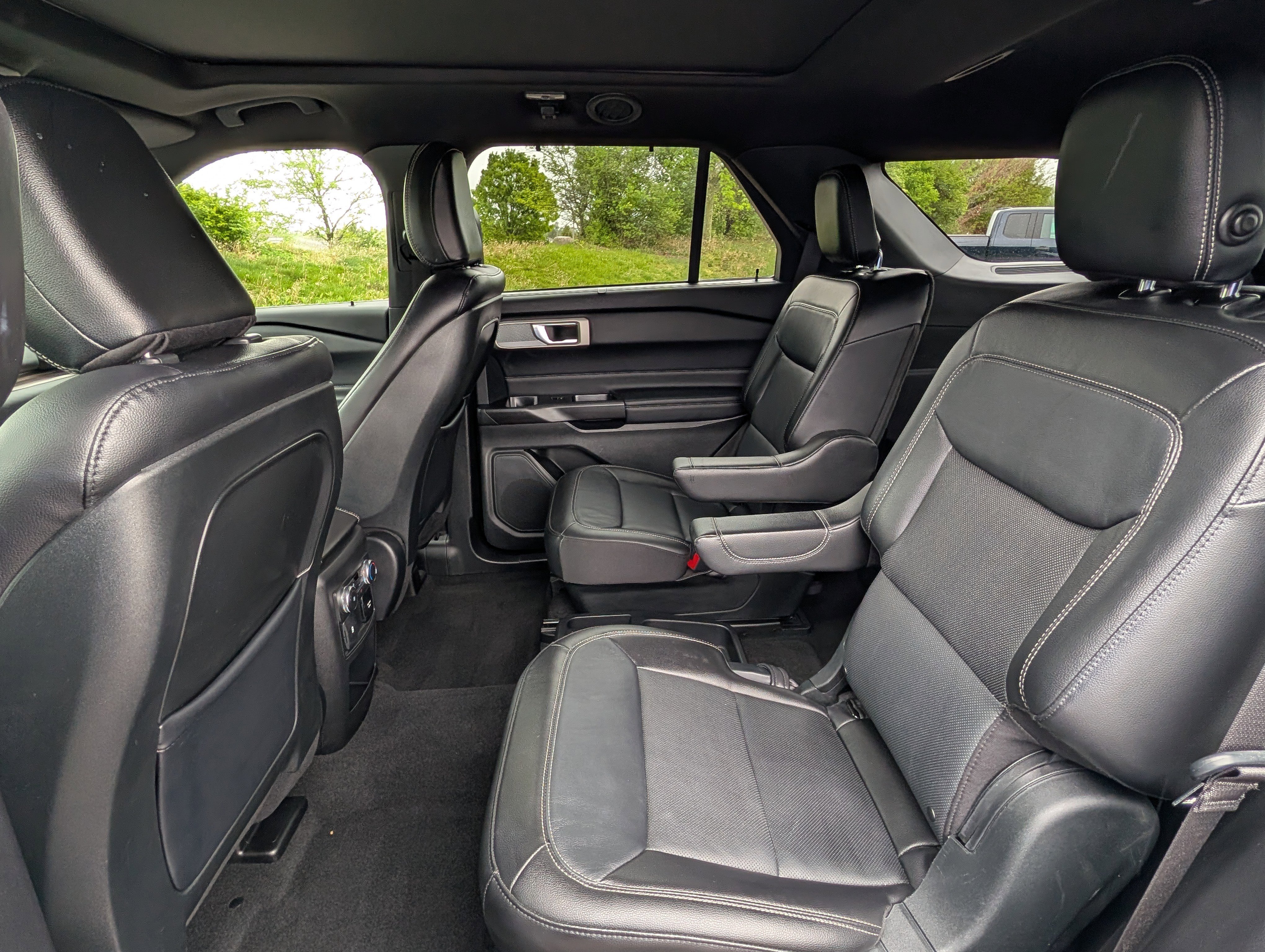 Used 2020 Ford Explorer Limited image 32