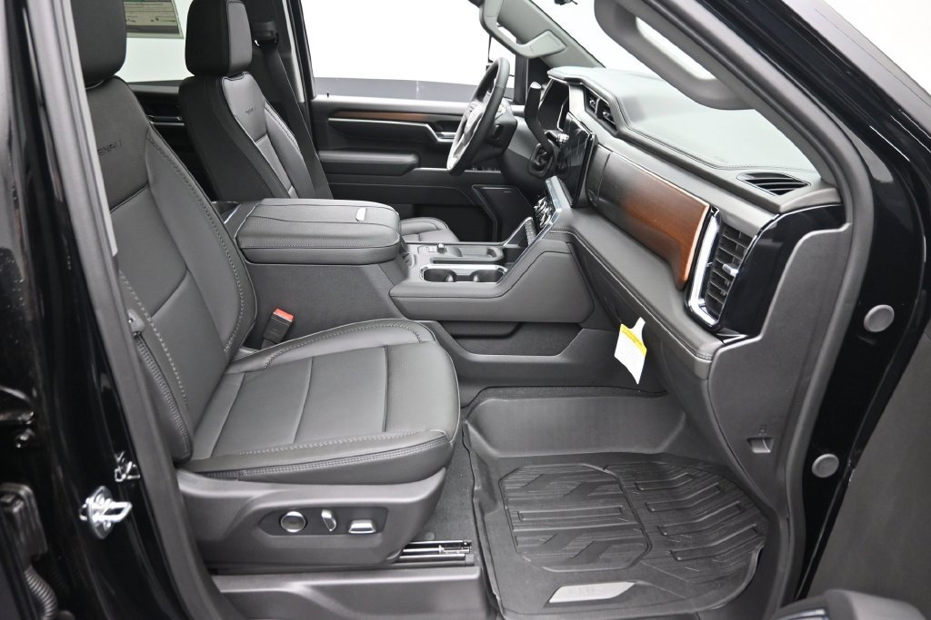 New 2026 GMC Sierra 2500 Denali w/ Denali Reserve Package AWD/4WD image 9
