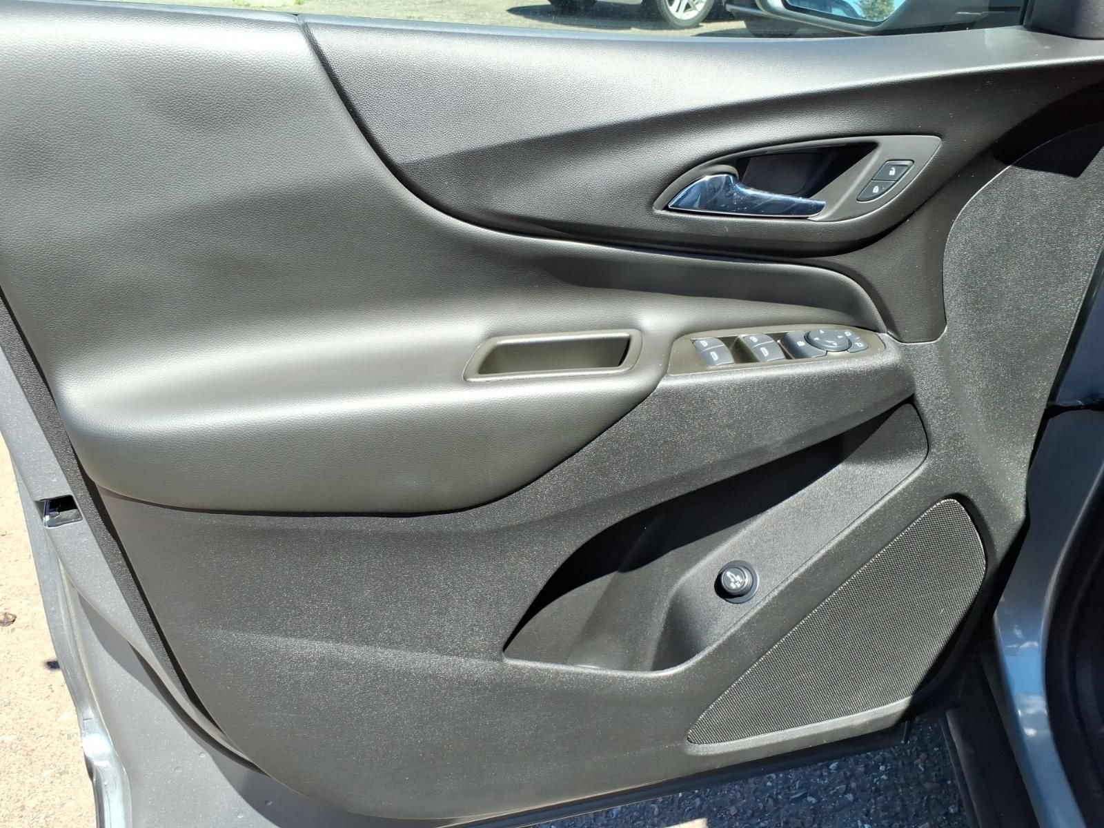 Used 2024 Chevrolet Equinox LT FWD image 13