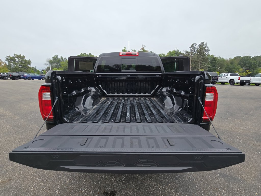 Used 2024 GMC Canyon AT4 w/ AT4 Premium Package AWD/4WD image 15