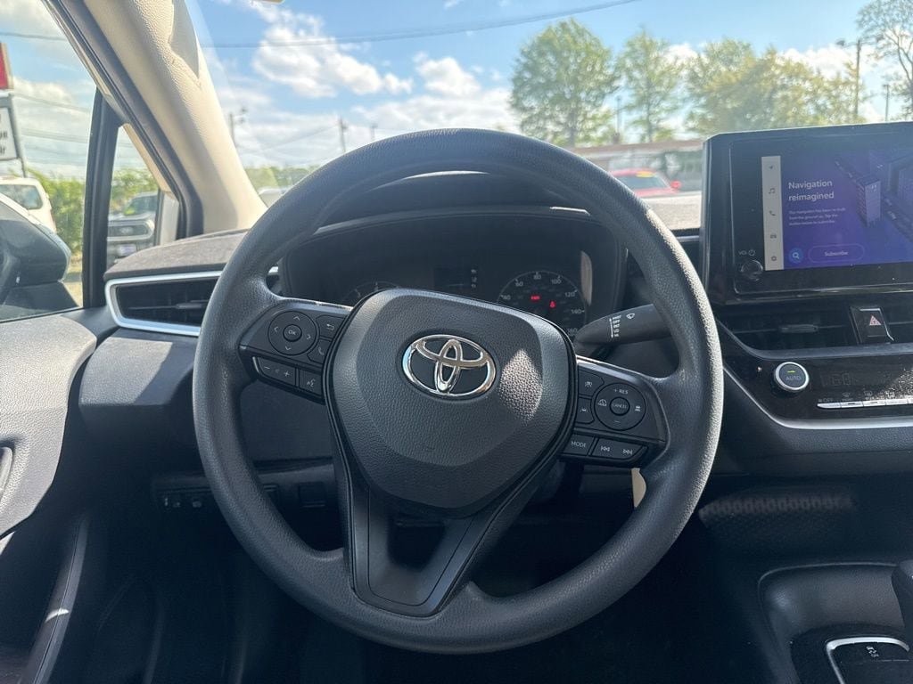 Used 2023 Toyota Corolla LE w/ Carpet Mat Package (TMS) FWD image 21