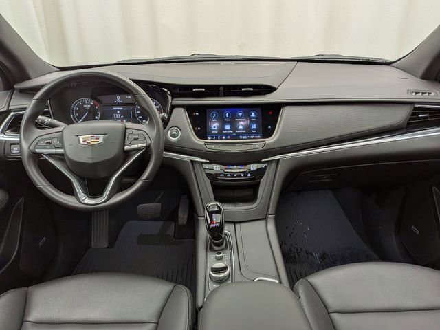 Certified 2025 Cadillac XT6 Luxury AWD/4WD image 23