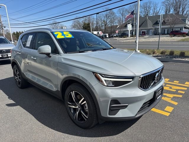 Certified 2025 Volvo XC40 B5 Core image 6