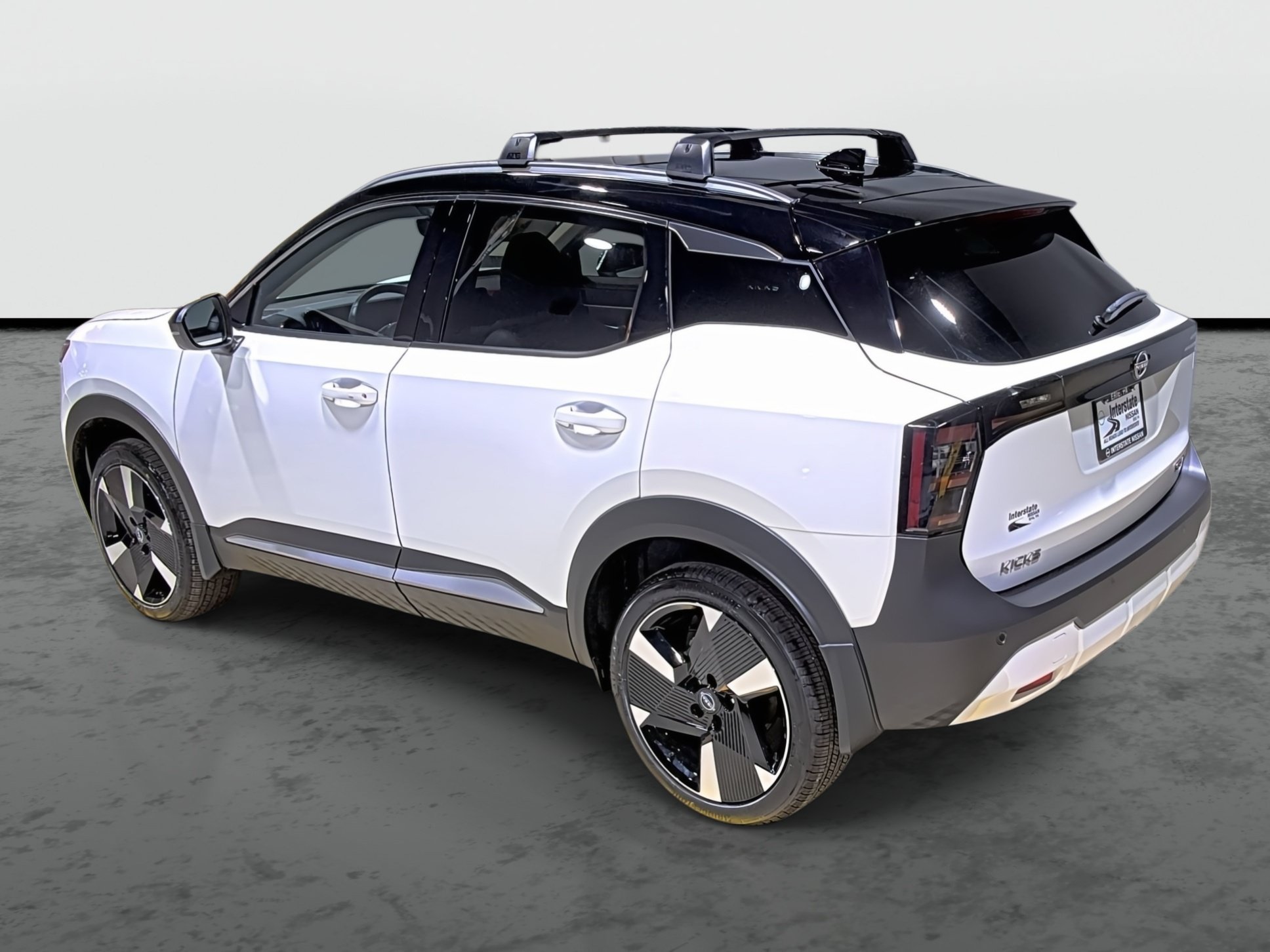 New 2026 Nissan Kicks SR w/ Illumination Package AWD/4WD image 2