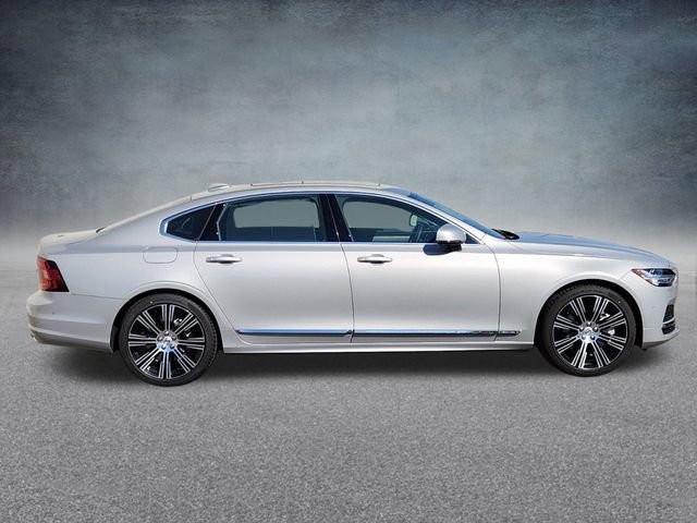 New 2024 Volvo S90 T8 Ultimate image 2