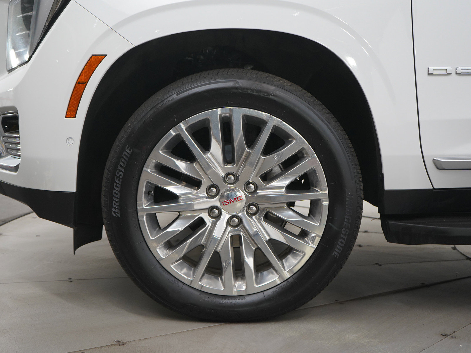 Used 2025 GMC Yukon XL Denali AWD/4WD image 34