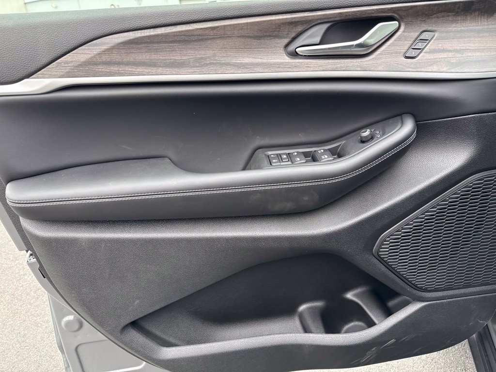 New 2027 Jeep Grand Cherokee L Limited AWD/4WD image 30