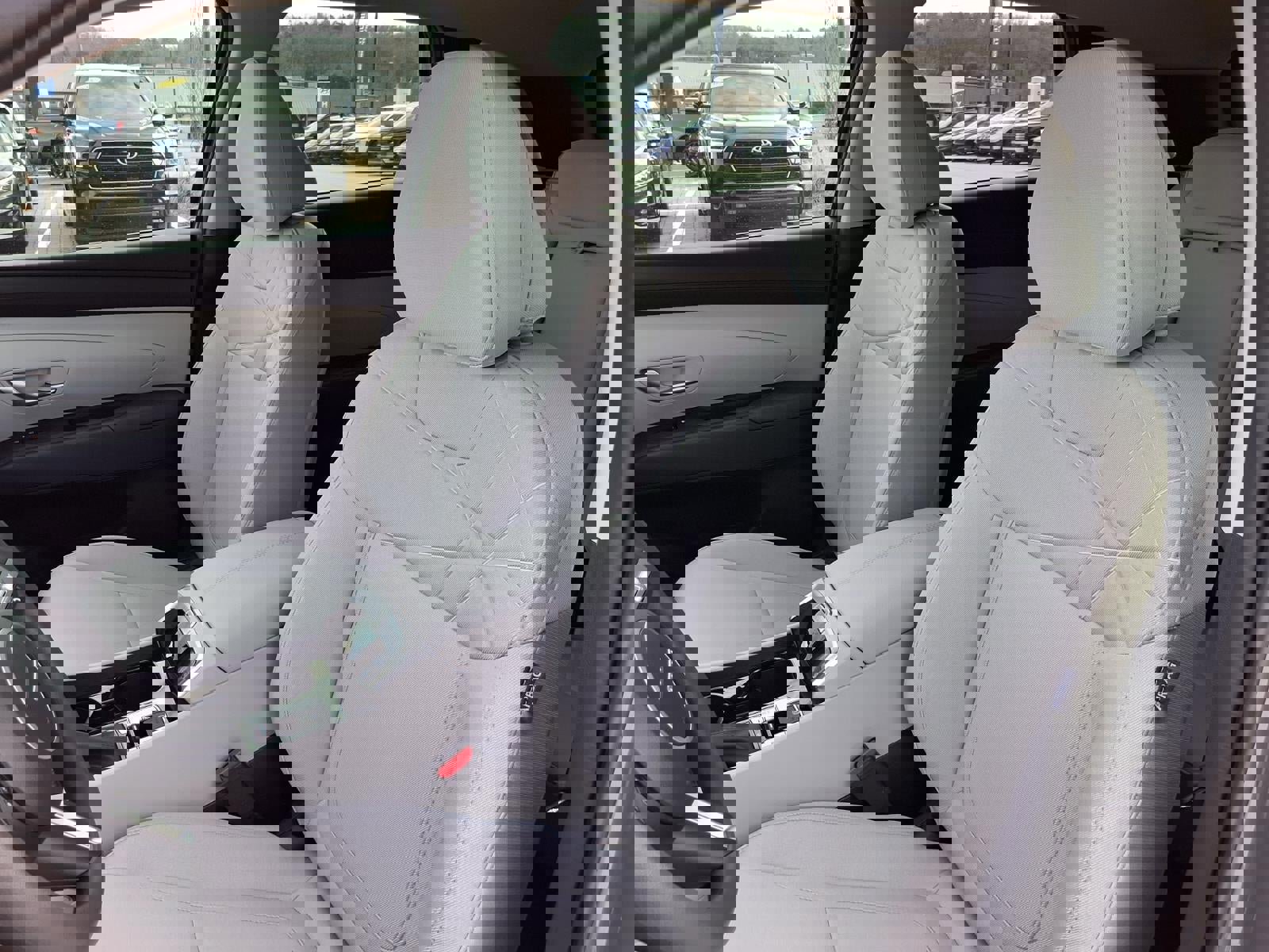 New 2026 Hyundai Tucson SE image 12