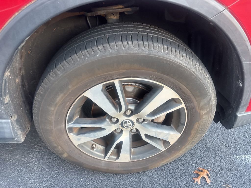Used 2017 Toyota RAV4 XLE image 19