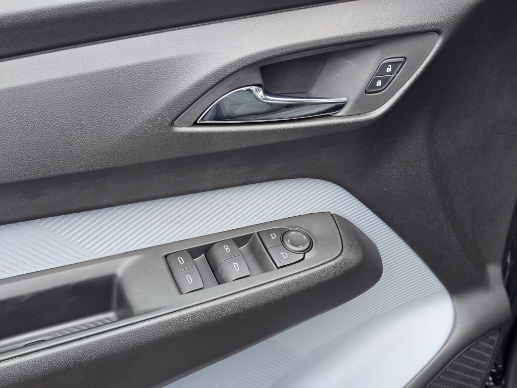 New 2027 Chevrolet Bolt LT w/ Comfort Package FWD image 23