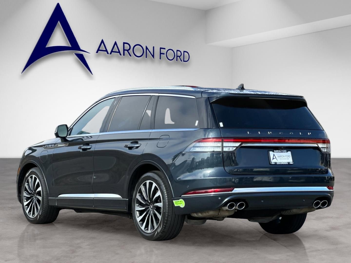 Used 2023 Lincoln Aviator Black Label Grand Touring AWD/4WD image 4