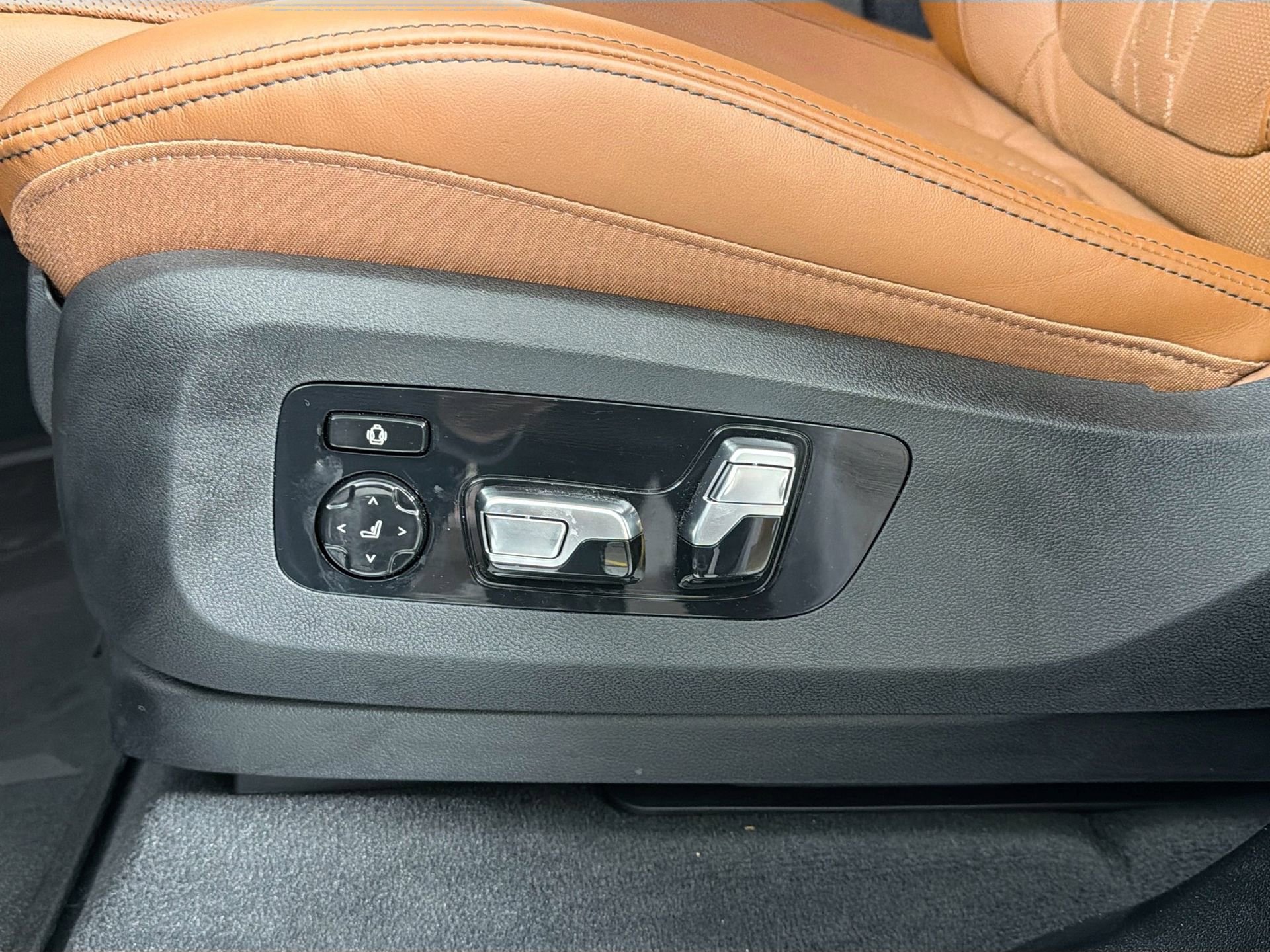 Certified 2026 BMW X7 M60i image 20