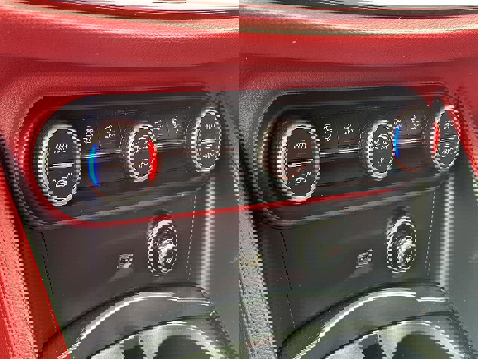 Used 2020 Alfa Romeo Stelvio w/ Nero Edizione image 25