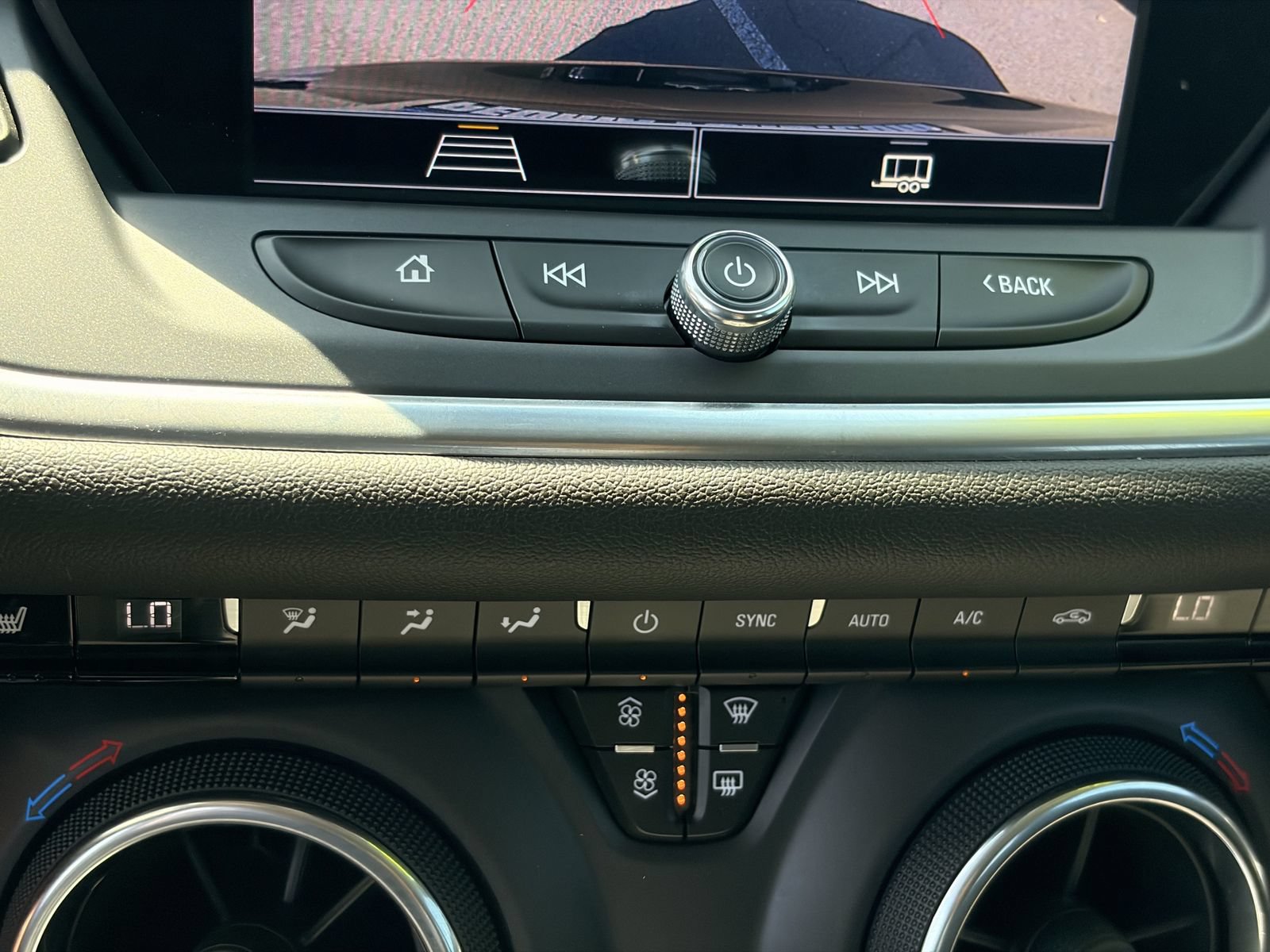 Used 2021 Chevrolet Blazer LT FWD image 22