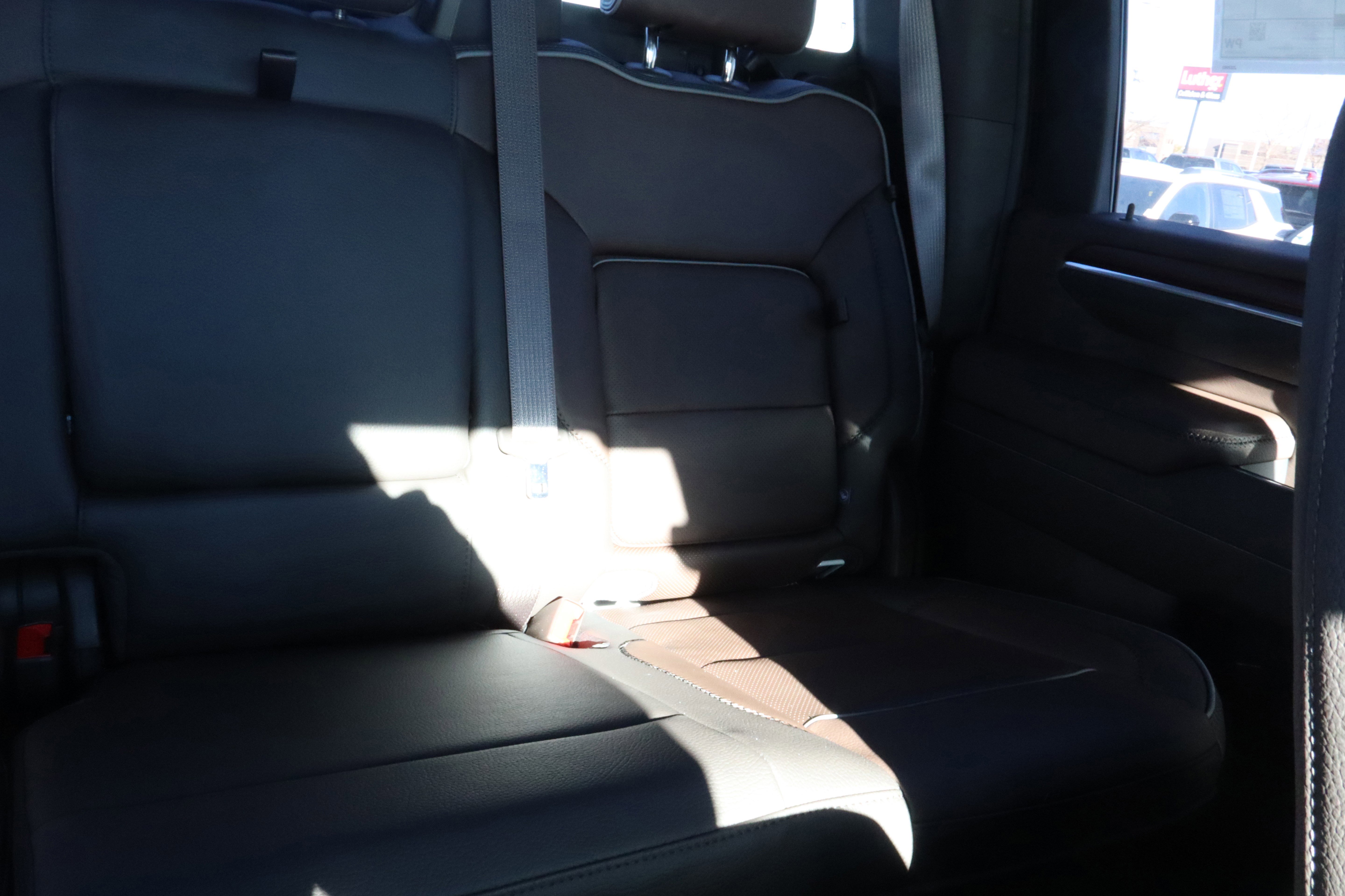 New 2026 GMC Sierra 3500 Denali w/ Denali Reserve Package image 12