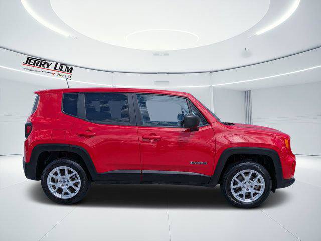 Certified 2023 Jeep Renegade Latitude AWD/4WD image 2