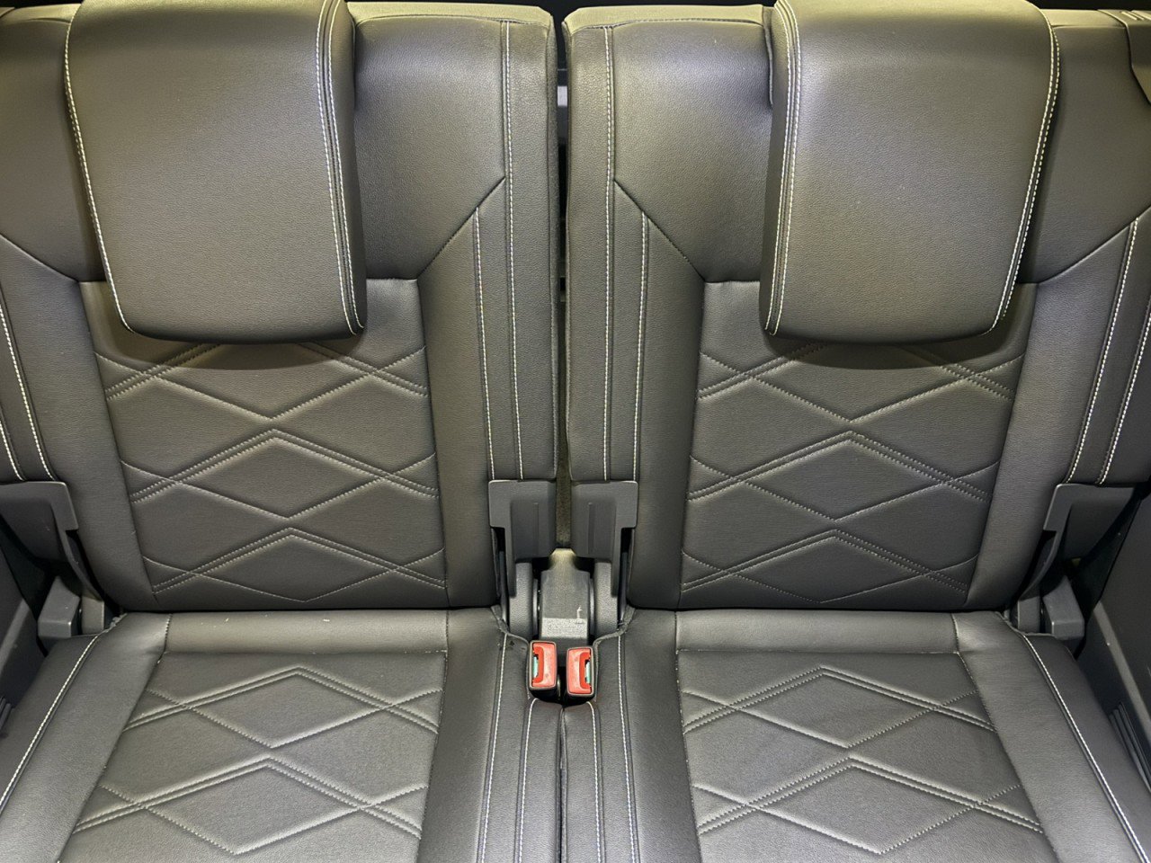 Used 2025 Volkswagen Atlas SE image 14