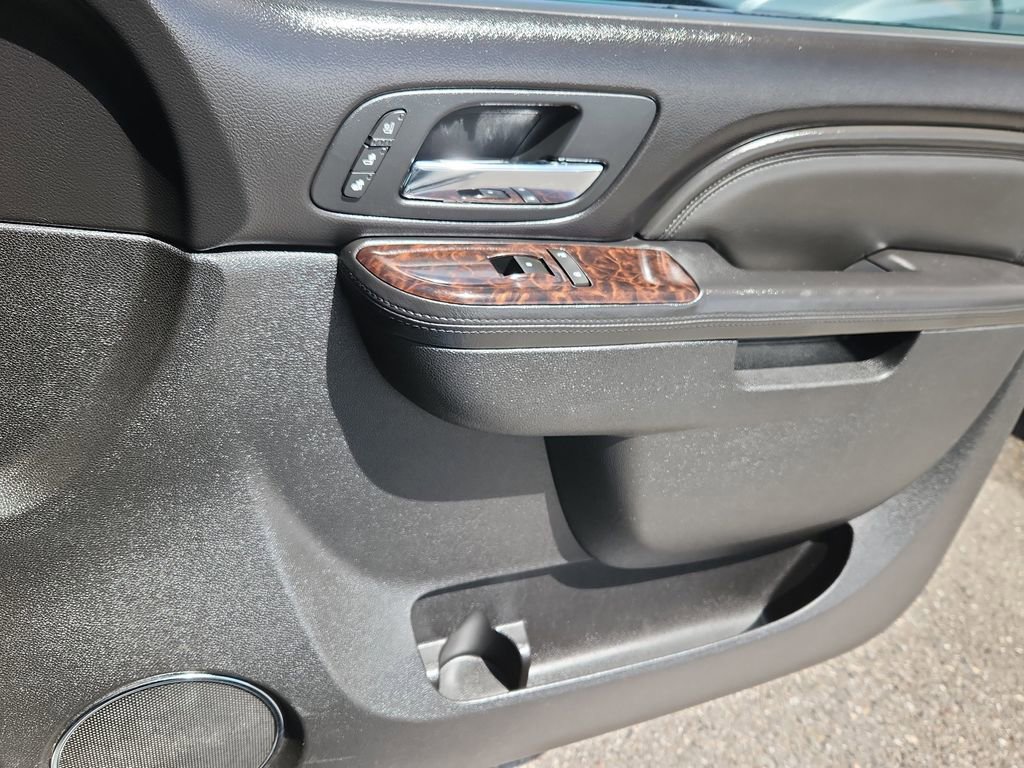 Used 2011 GMC Yukon XL Denali image 17