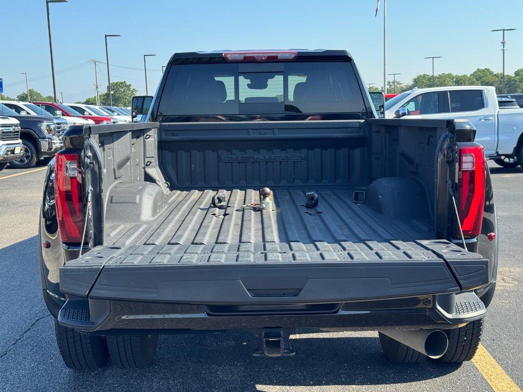 Certified 2024 GMC Sierra 3500 Denali w/ Denali Reserve Package AWD/4WD image 4