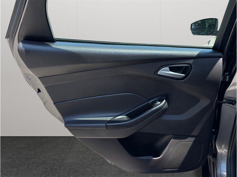 Used 2014 Ford Focus SE FWD image 27