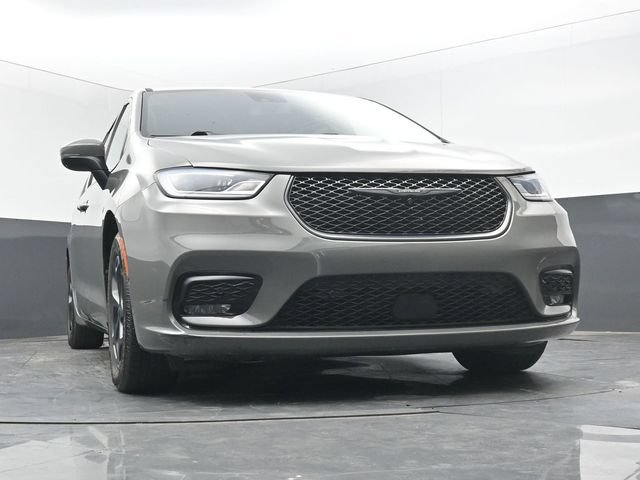 Used 2023 Chrysler Pacifica Touring-L w/ S Appearance Package FWD image 48