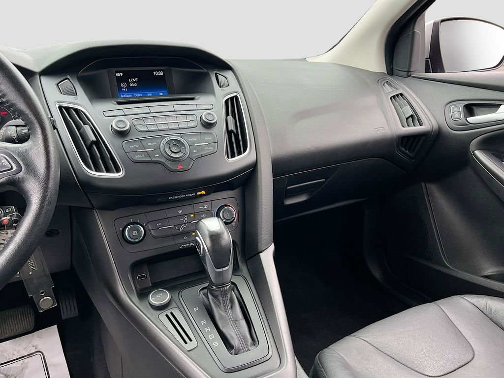 Used 2015 Ford Focus SE w/ Equipment Group 201A image 21