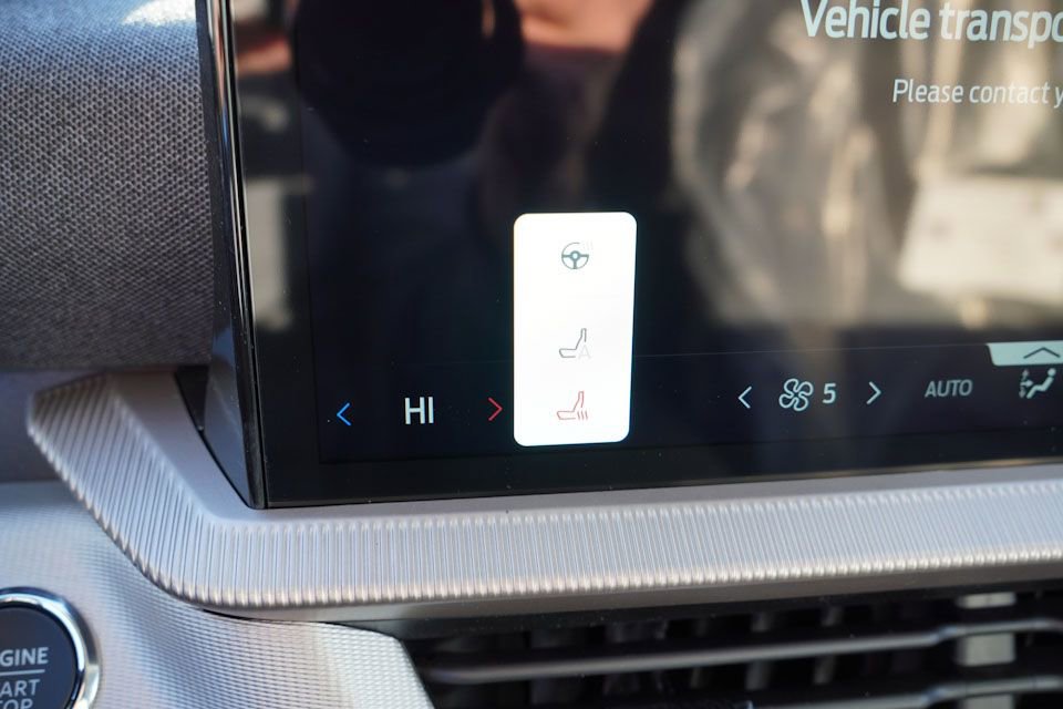 New 2026 Ford Explorer Active w/ Active Comfort Package image 14