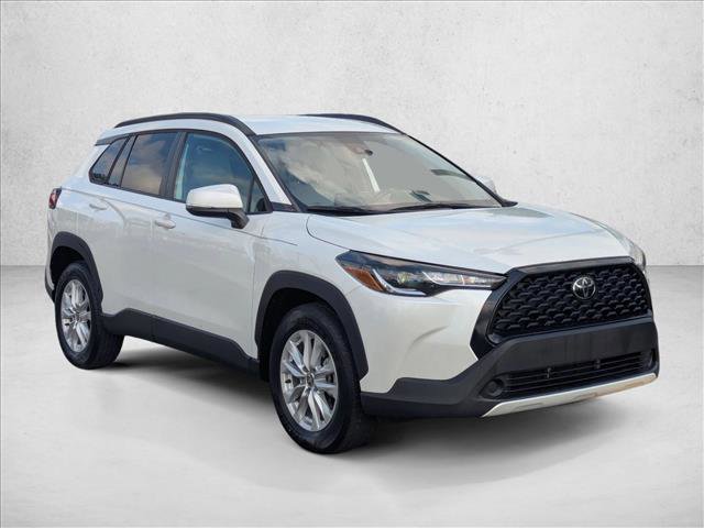 Used 2022 Toyota Corolla Cross LE image 3