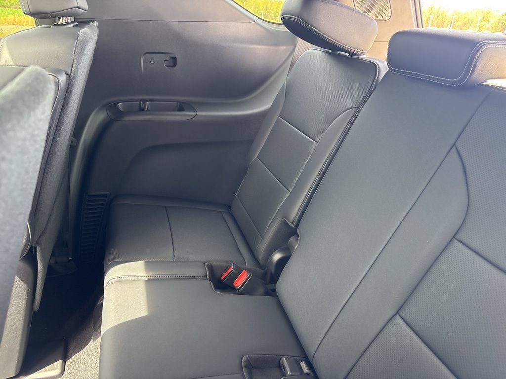 New 2026 Chevrolet Traverse LT w/ Sun and Wheel Package FWD image 55