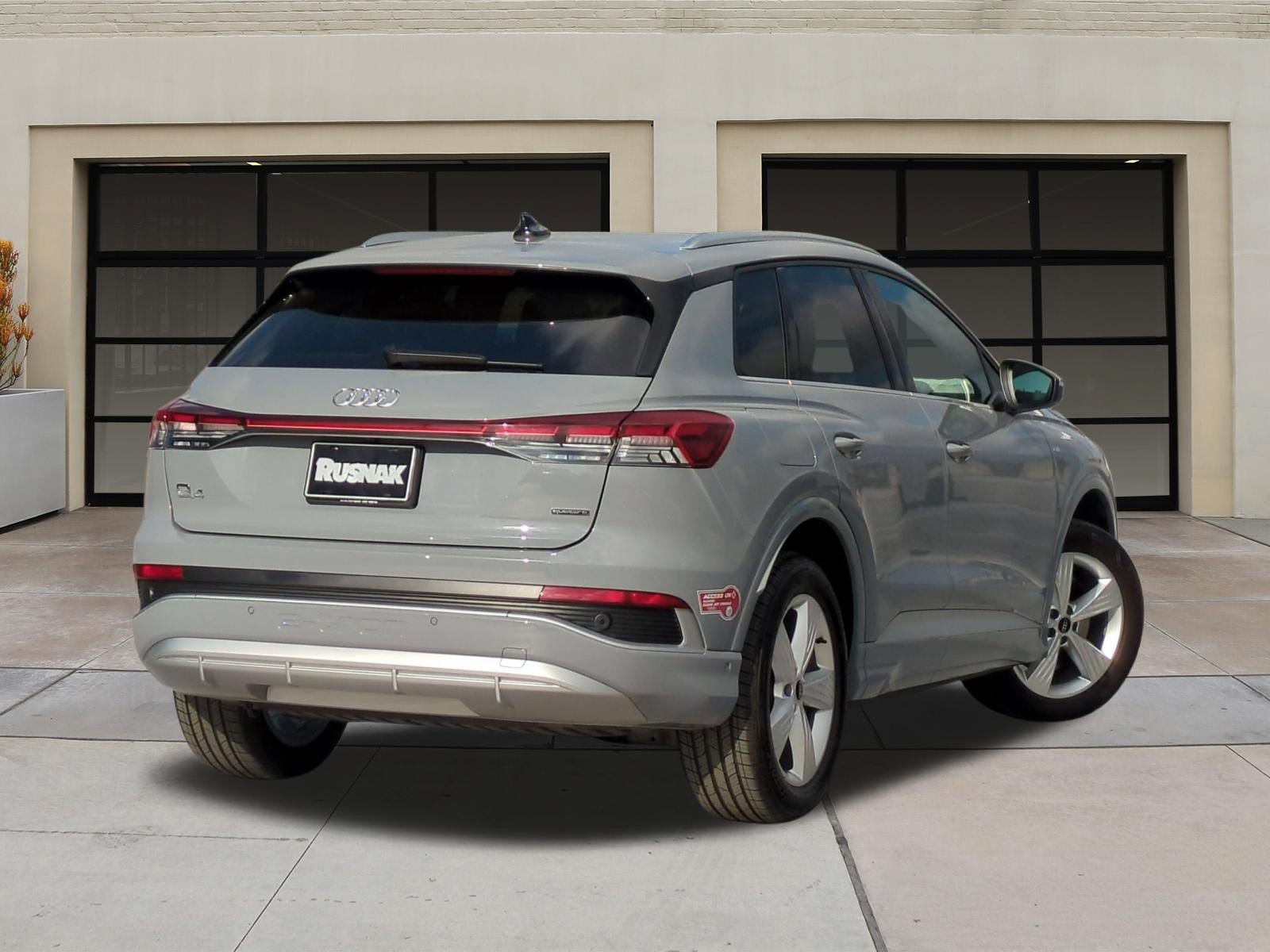 Used 2023 Audi Q4 e-tron Prestige AWD/4WD image 4