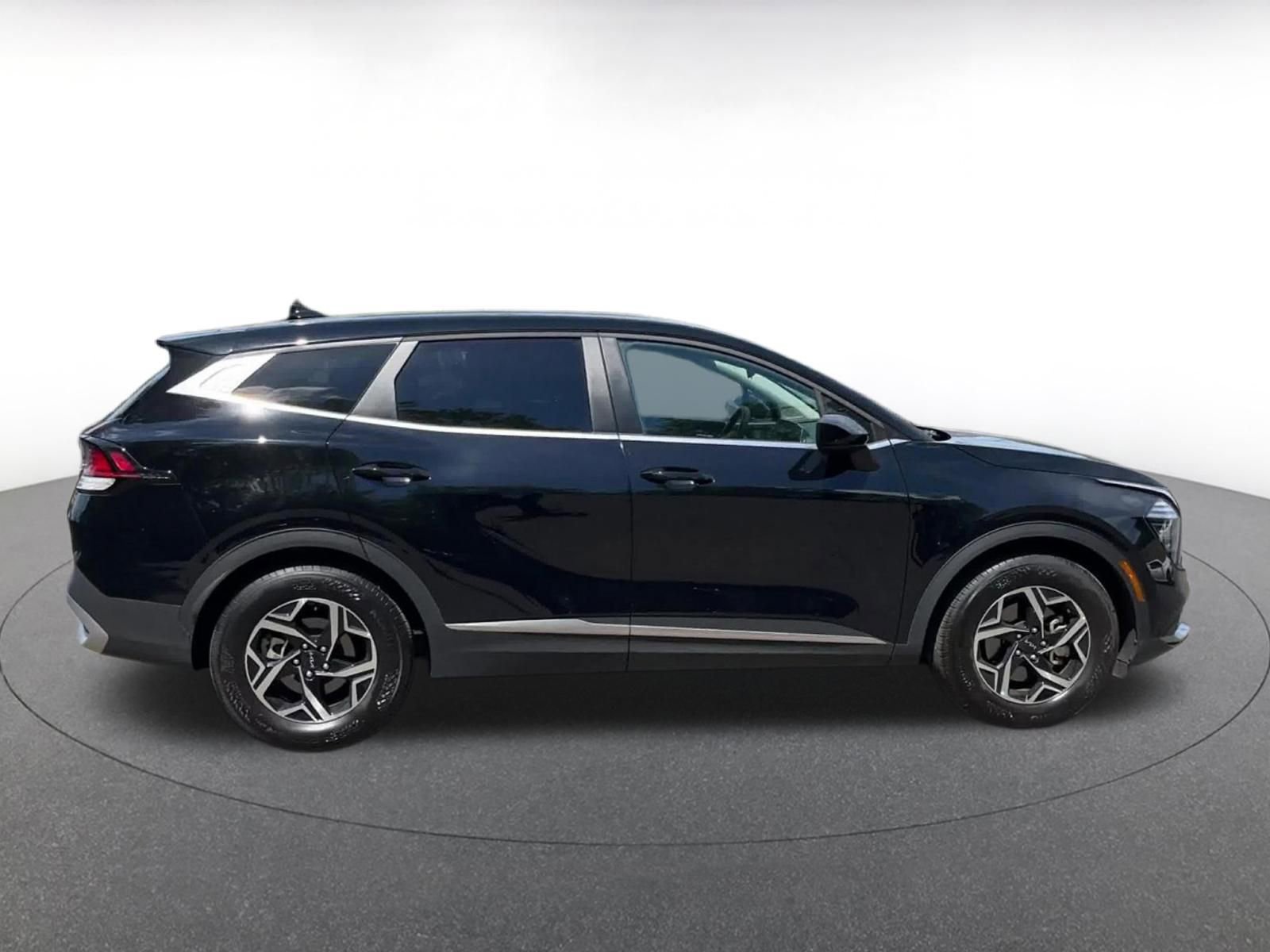 Used 2025 Kia Sportage LX FWD image 16
