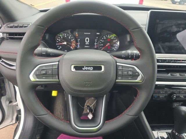 Used 2025 Jeep Compass Trailhawk image 20