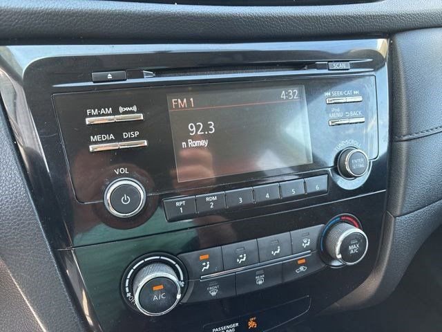 Used 2017 Nissan Rogue S w/ S Appearance Package AWD/4WD image 20