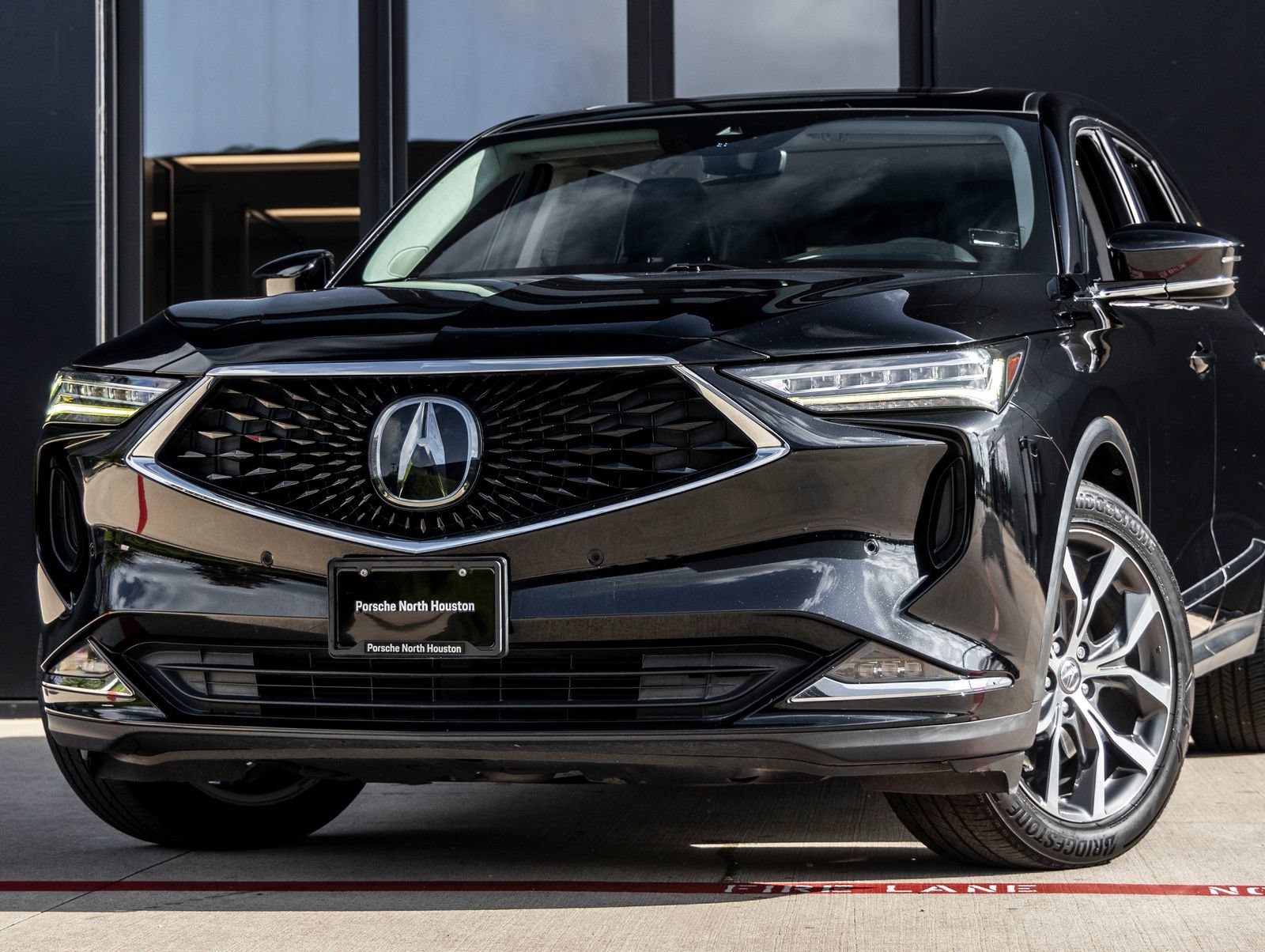 Used 2022 Acura MDX w/ Technology Package AWD/4WD image 3