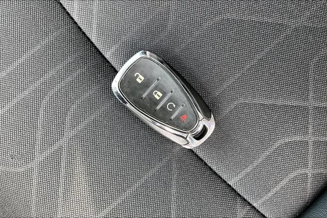 Used 2020 Chevrolet Trax LT w/ LT Convenience Package AWD/4WD image 11