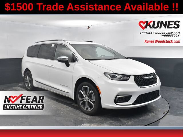 New 2026 Chrysler Pacifica Pinnacle w/ Trailer Tow Group AWD/4WD image 1