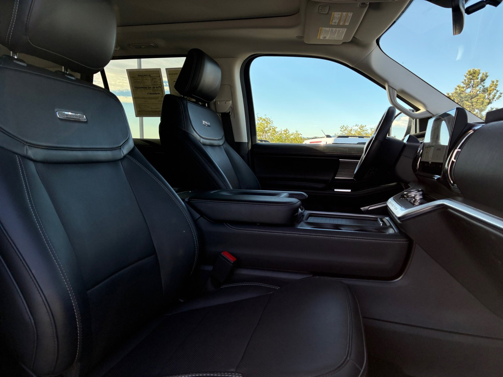 Used 2025 Ford Expedition Max Platinum AWD/4WD image 19