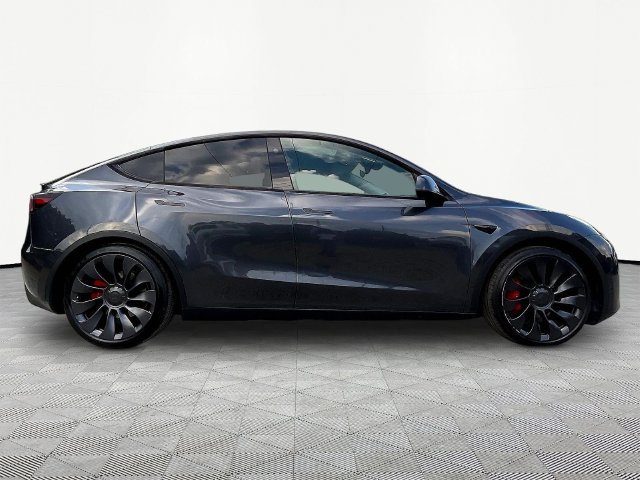 Used 2024 Tesla Model Y Performance AWD/4WD image 4