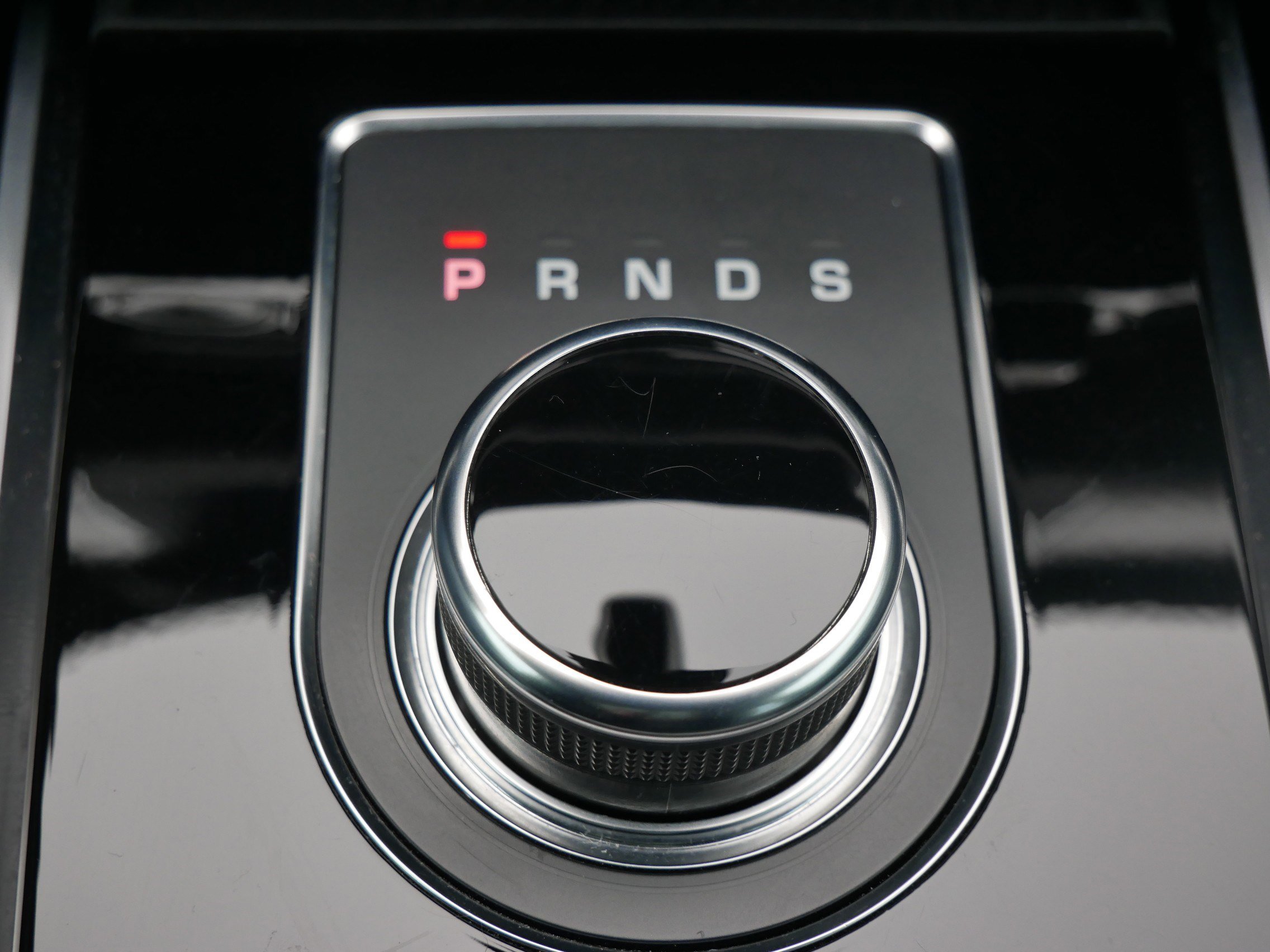 Used 2020 Jaguar XF Prestige image 24