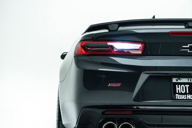 Used 2017 Chevrolet Camaro SS RWD image 17
