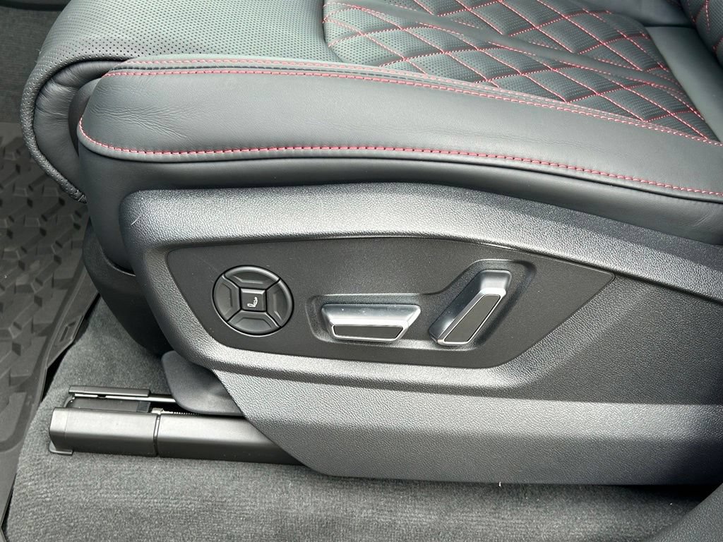 New 2026 Audi SQ8 Prestige AWD/4WD image 21