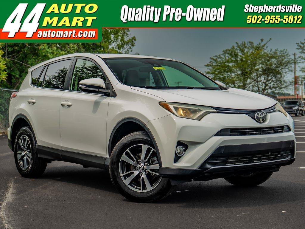 Used 2018 Toyota RAV4 XLE FWD image 1